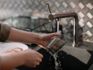 家居濾水器：讓你喝水安心又放心